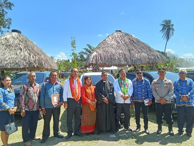 Pemda Malaka Hibahkan Mobil Operasional untuk Perkuat Pelayanan GMIT Klasis Malaka